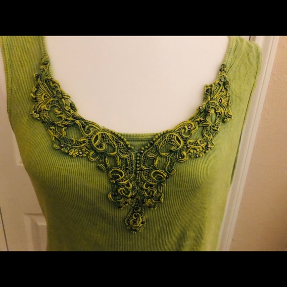 Green Embroidered Tank Top - Picture 2 of 3